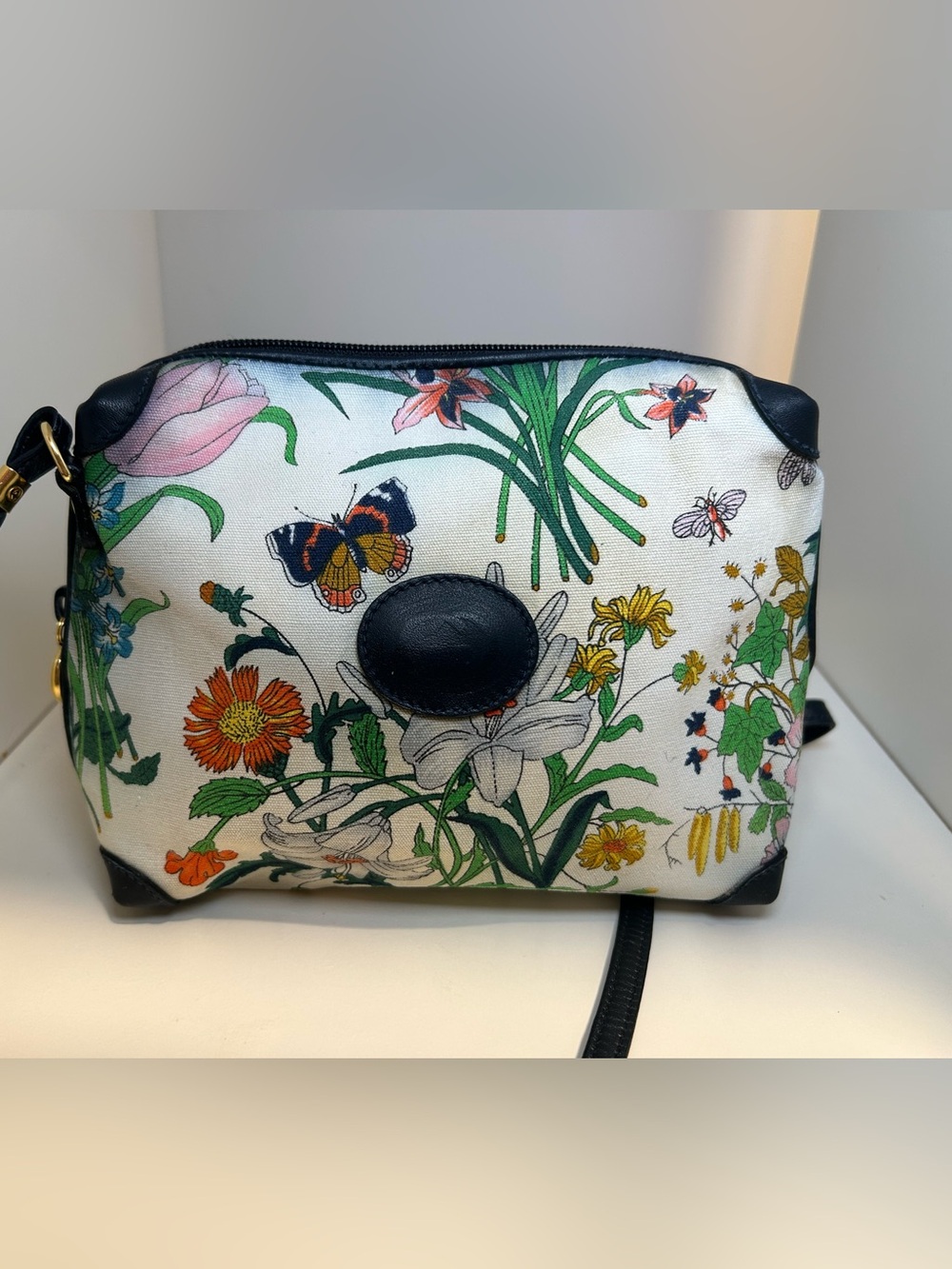 Authentic Vintage Gucci Flora Crossbody Bag - Picture 3 of 16